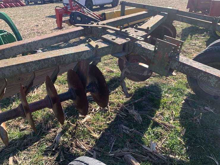 massey-ferguson-520-image-10