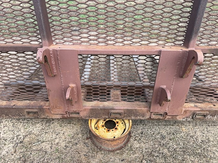 limb-forks-with-brush-guard-set-up-for-john-deere-loader-image-30