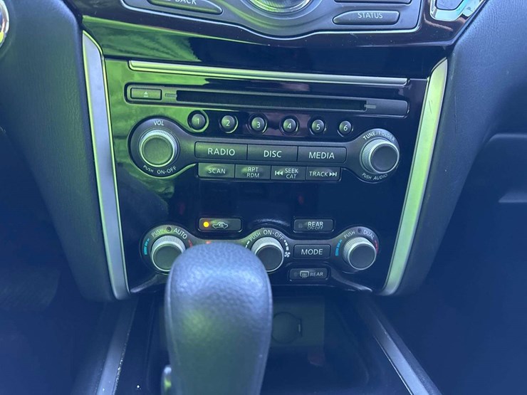 2017-nissan-pathfinder-image-17