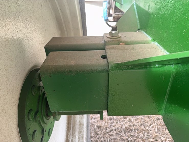 newton-crouch-spreader-cart-image-45