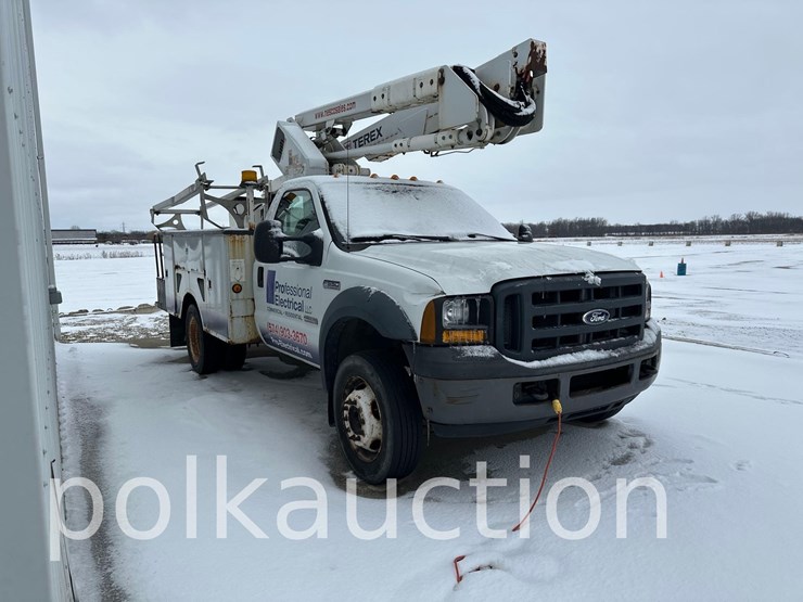 2734---(2006)-e-550-xl-superduty-bucket-truck-(vin#-1fdaf57p86eb82654)-image-3