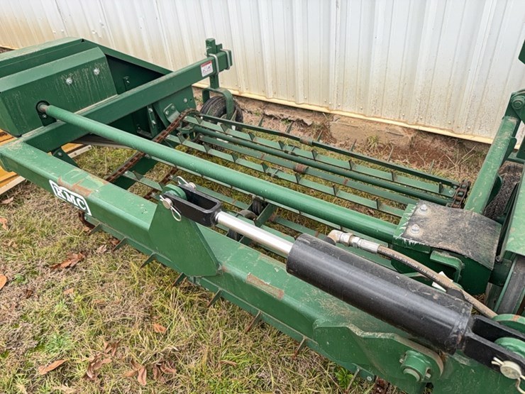 kmc-six-row-peanut-lifter/fluffer-￼-design-for-36–38-rows-image-15