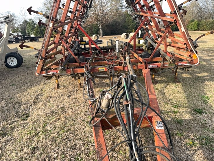 case-ih-tiger-mate-￼-field-cultivator-image-55