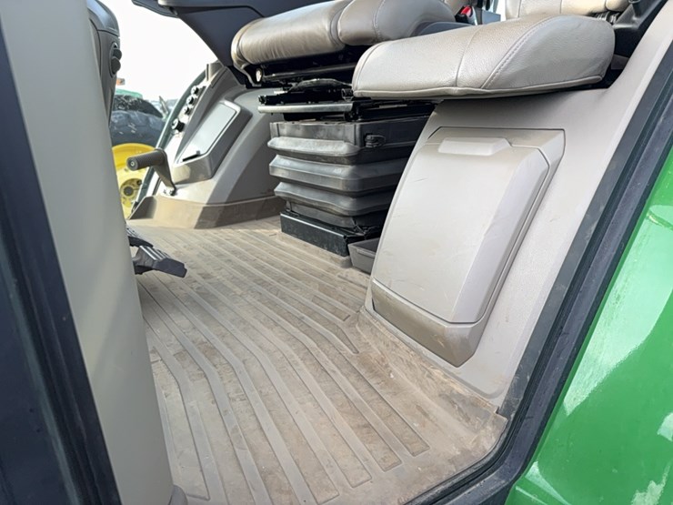 2022-john-deere-8r-410-image-50