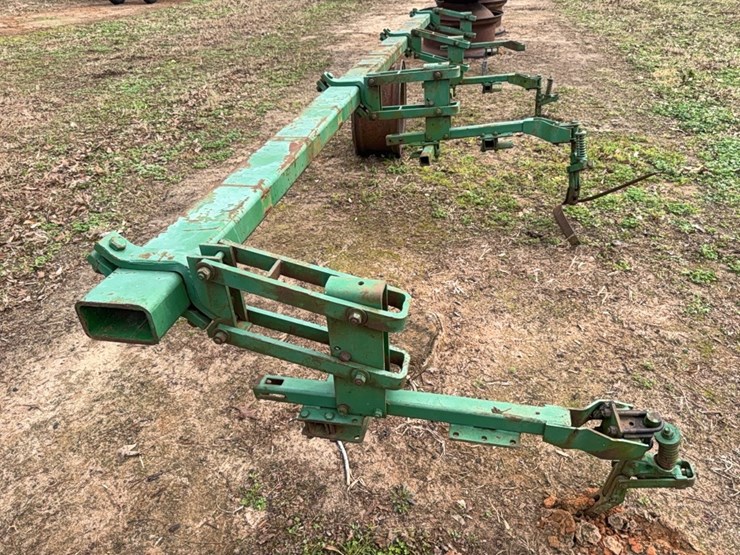 john-deere-cultivator-with-no-three-point-hitch-with-four-cultivator-units-image-9