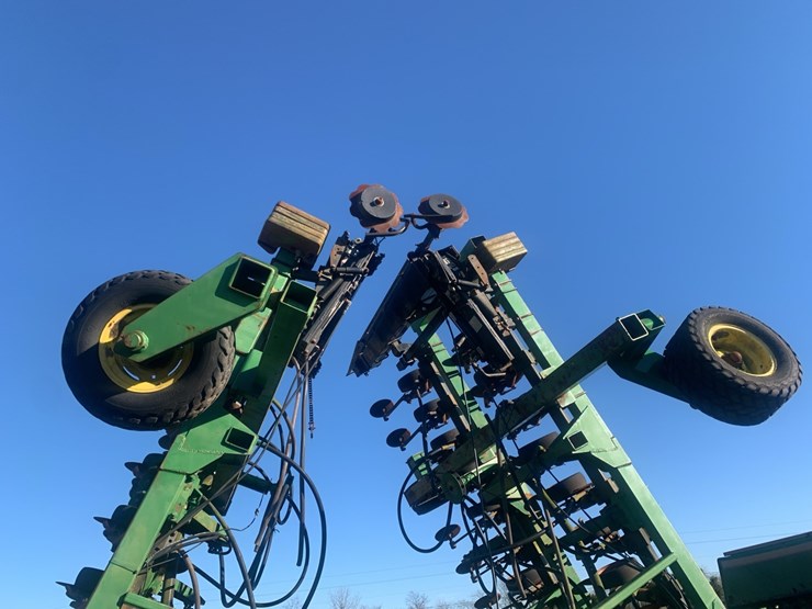 john-deere-1850-image-25