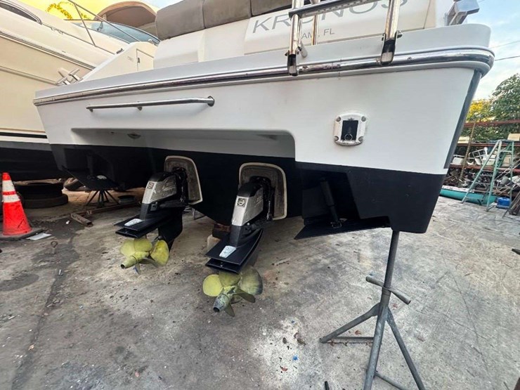 2015-sealine-f380-boat-image-26