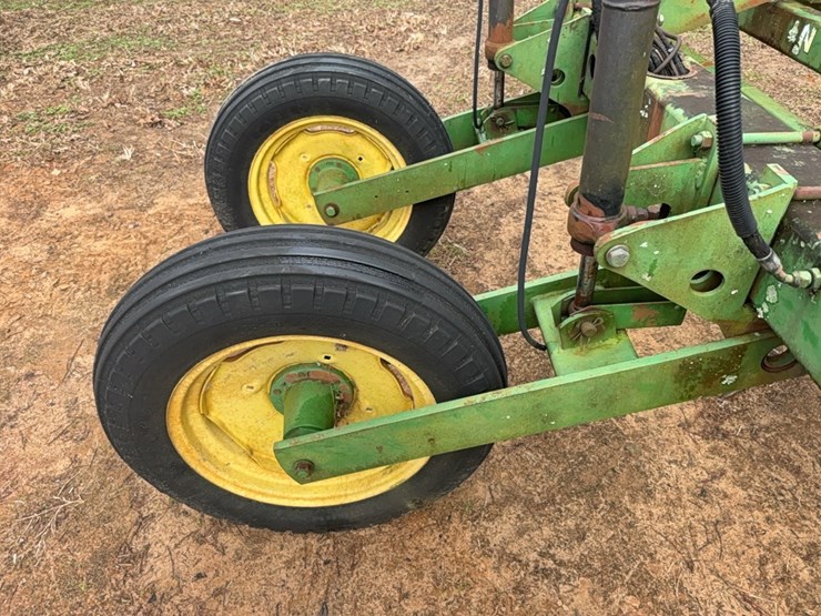 john-deere-7300-image-29