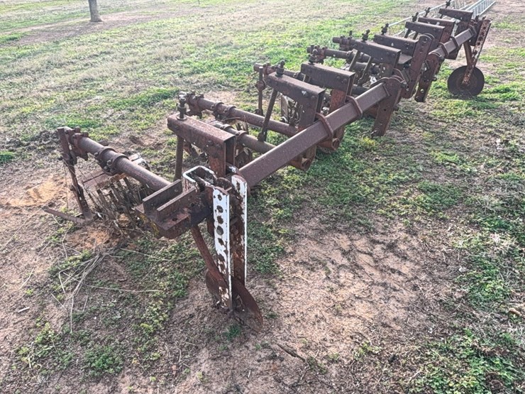 lilliston-4-row-rolling-cultivator-on-38”-rows-image-3