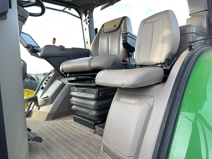2022-john-deere-8r-410-image-51