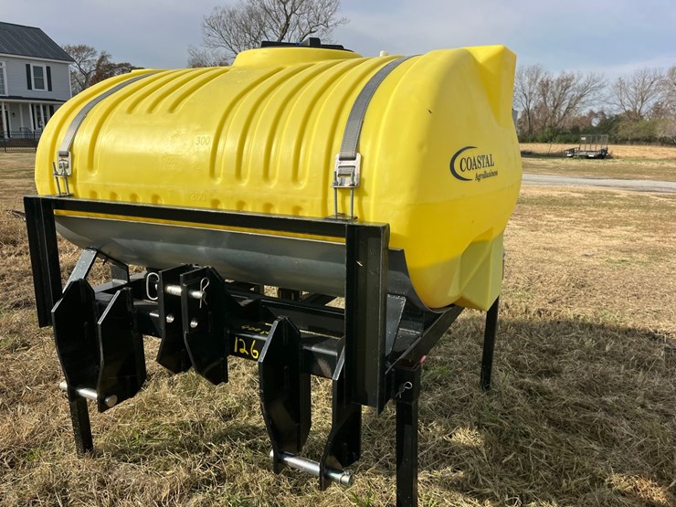 coastal-400-gal-3-point-spray-tank,-like-new,-call-252-943-4231-with-questions.-image-1