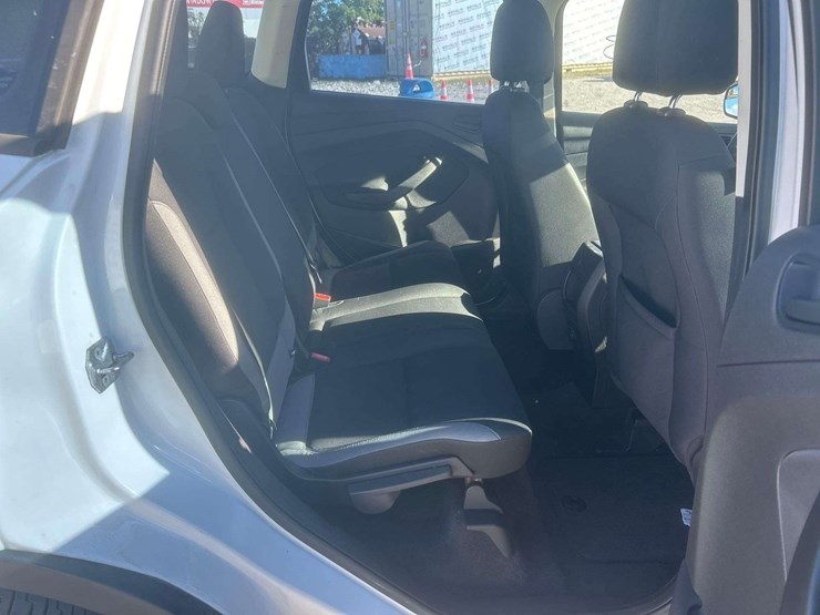 2013-ford-escape-image-22