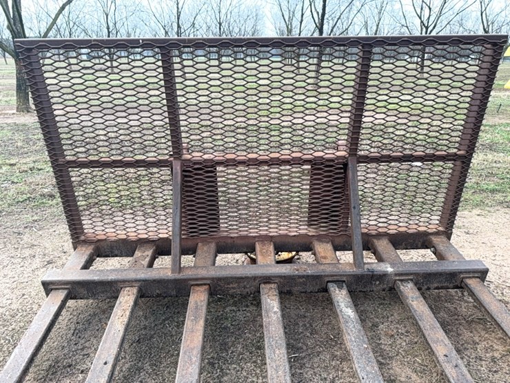 limb-forks-with-brush-guard-set-up-for-john-deere-loader-image-29