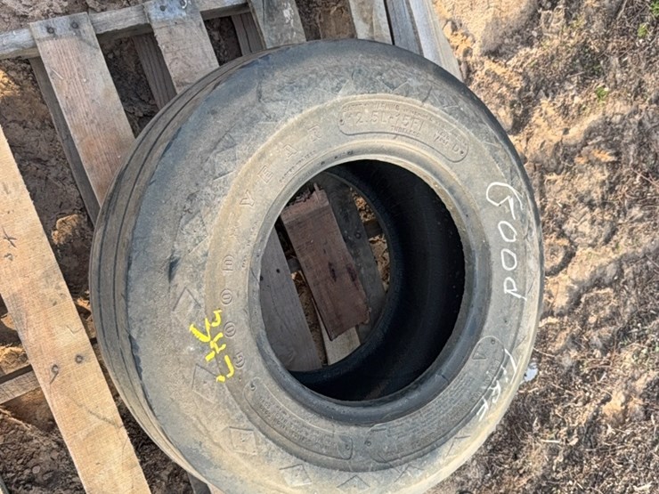 12.5-l-–-15-fi-tire-image-1