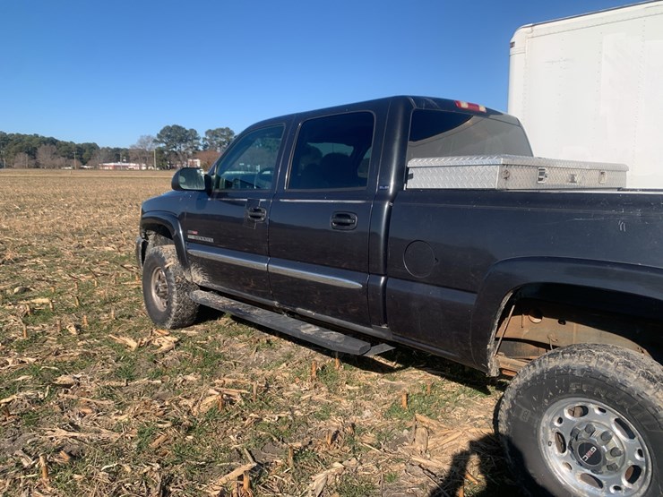 2005-gmc-sierra-2500hd-image-9