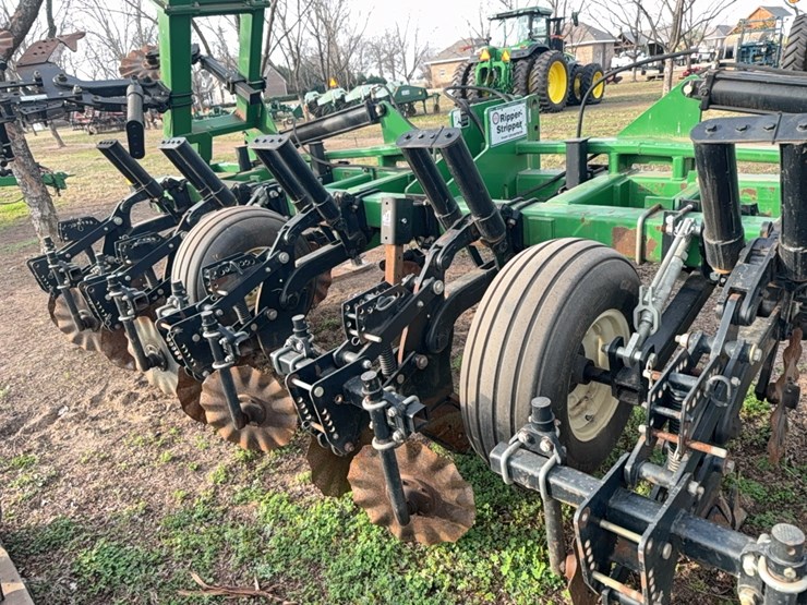 unverferth-ripper-stripper-image-27