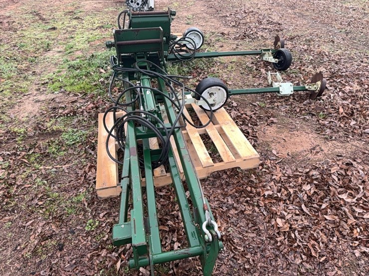 kmc-eight-row-folding-row-markers-image-5