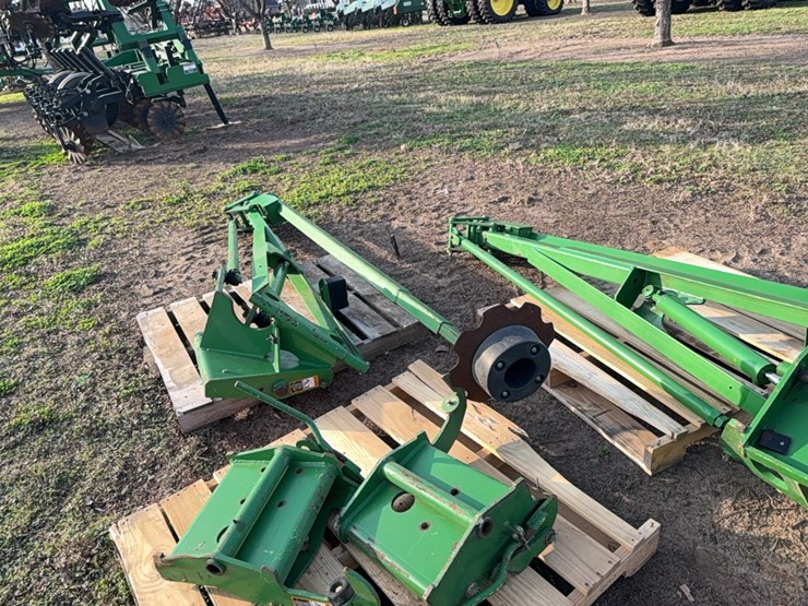 john-deere-12-image-32