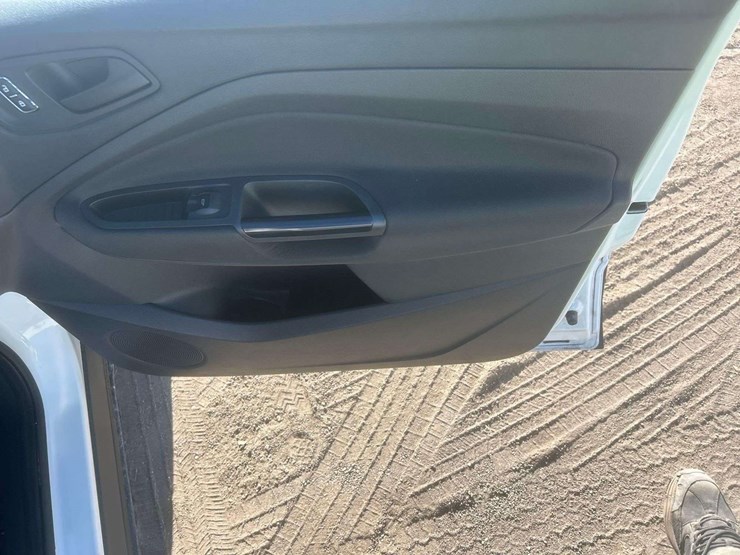 2013-ford-escape-image-19