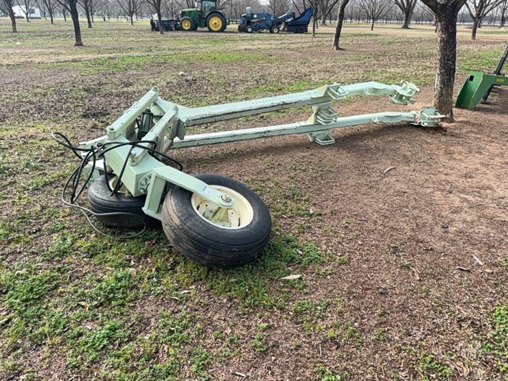 kmc---lift-assist-wheels-image-17