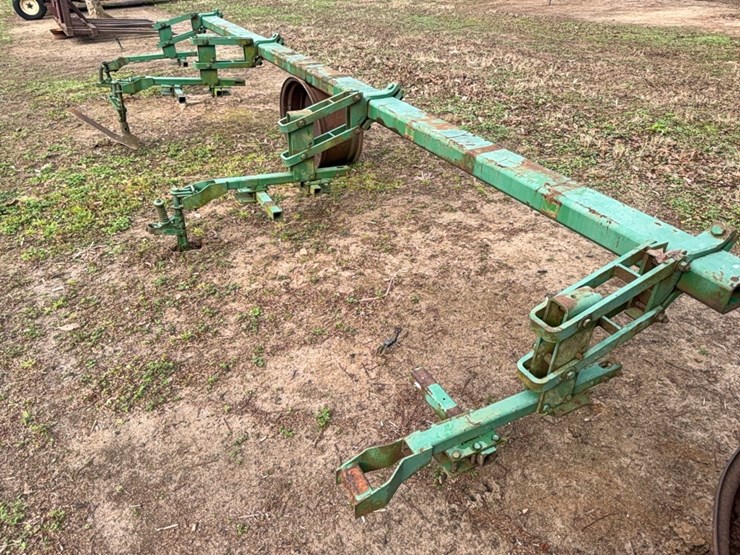 john-deere-cultivator-with-no-three-point-hitch-with-four-cultivator-units-image-20