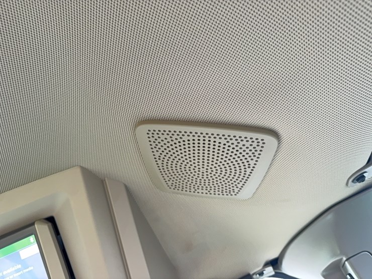 2022-john-deere-8r-410-image-66