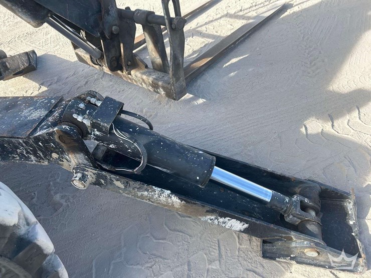 2017-sky-trak-10054-image-21