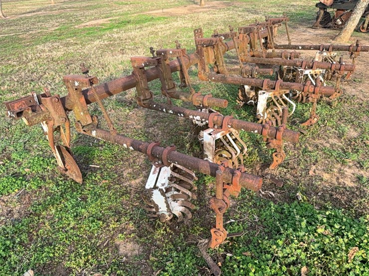 lilliston-4-row-rolling-cultivator-on-38”-rows-image-18