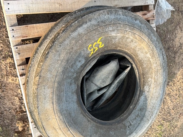 11.00–16-tractor-tire-￼-image-6