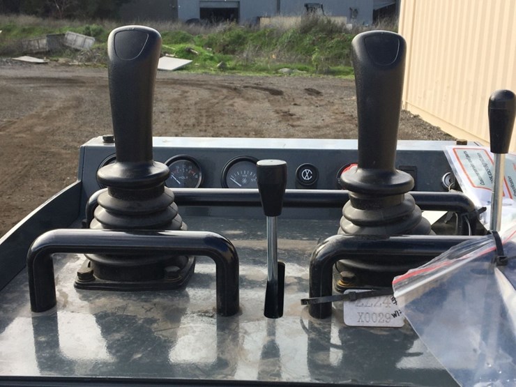 unused-hurricane-stand-on-compact-track-loader,-image-6