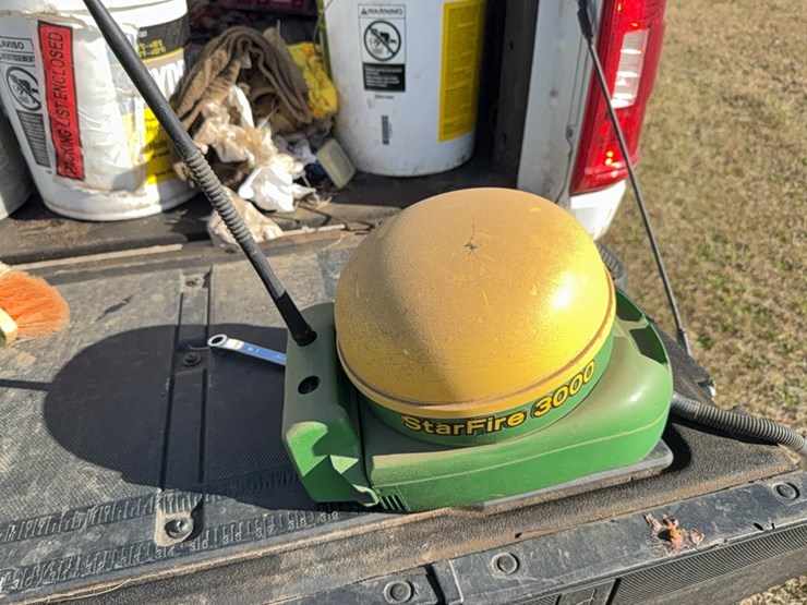 starfire-3000-receiver-with-rtk-radio-￼-image-9