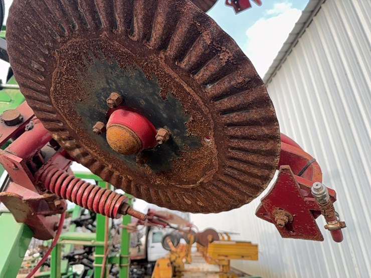 unverferth-ripper-stripper-image-31