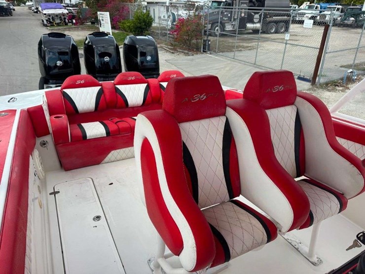 2007-avanti-36-boat-with-tri-axle-boat-trailer-image-17