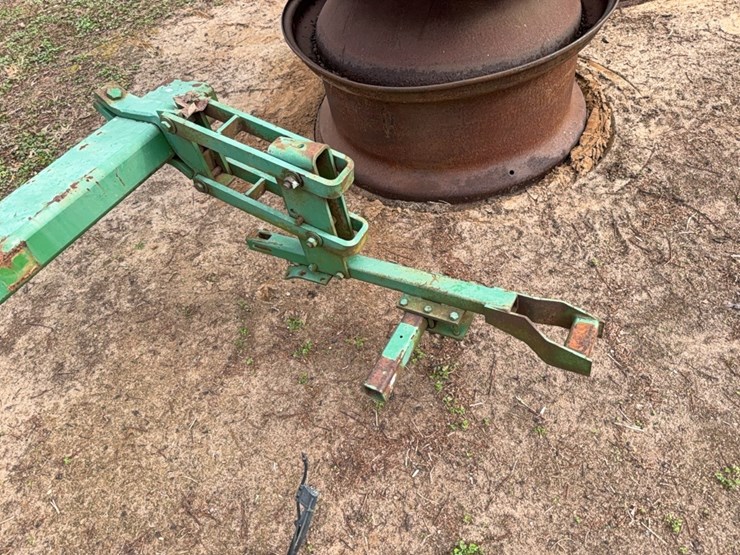 john-deere-cultivator-with-no-three-point-hitch-with-four-cultivator-units-image-17