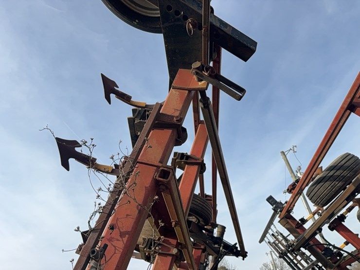 case-ih-tiger-mate-￼-field-cultivator-image-65