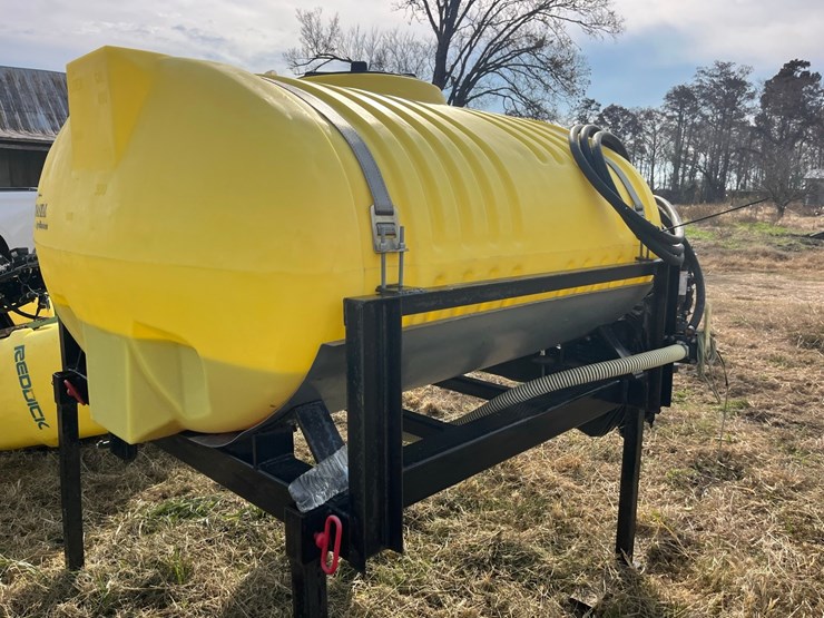 coastal-400-gal-3-point-spray-tank,-like-new,-call-252-943-4231-with-questions.-image-6