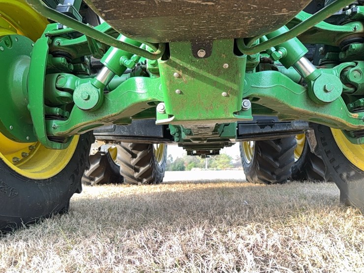 2022-john-deere-8r-410-image-30