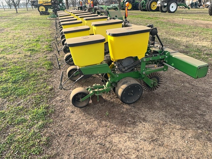john-deere-1725-image-8