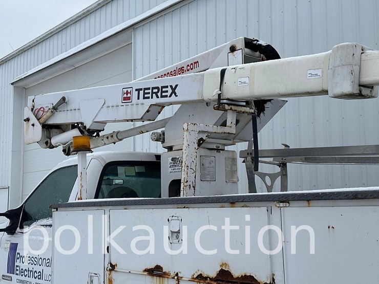 2734---(2006)-e-550-xl-superduty-bucket-truck-(vin#-1fdaf57p86eb82654)-image-17