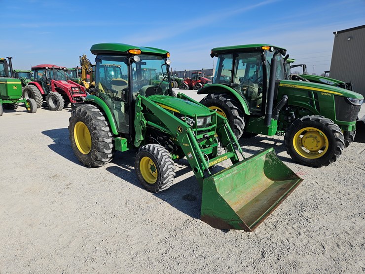 2014-john-deere-4044r-image-1