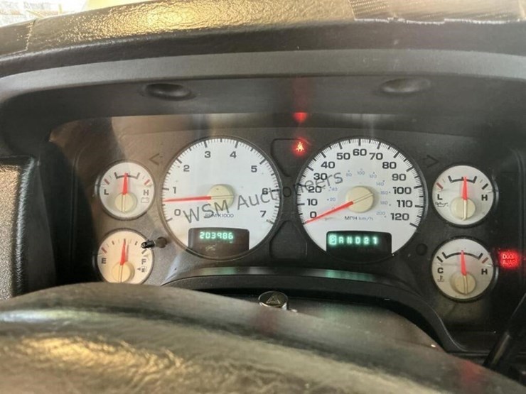 2003-dodge-1500-image-16