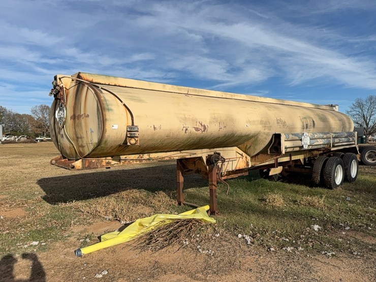 1968-us-army-semi-trailer-liquid-tanker-5000-gallon-image-1