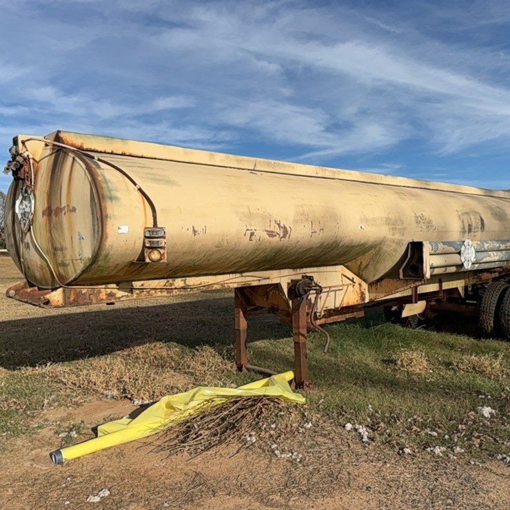 1968 US Army semi trailer liquid tanker 5000 gallon