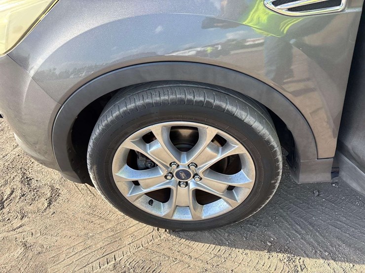 2013-ford-escape-image-21