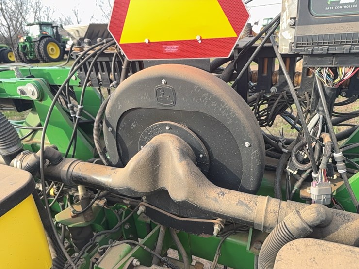 john-deere-1725-image-48