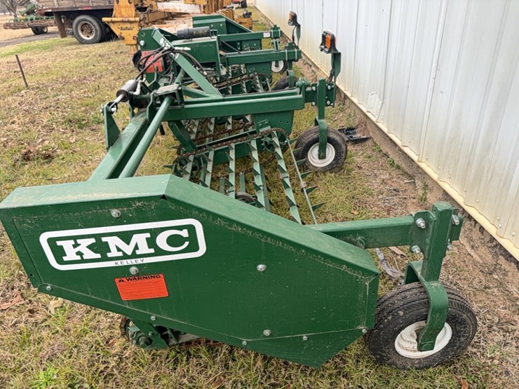 kmc-six-row-peanut-lifter/fluffer-￼-design-for-36–38-rows-image-16