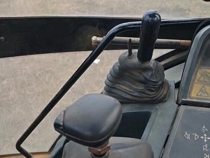 caterpillar-430e-image-24