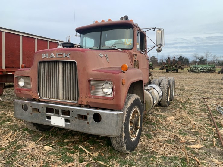 road-tractor-image-3