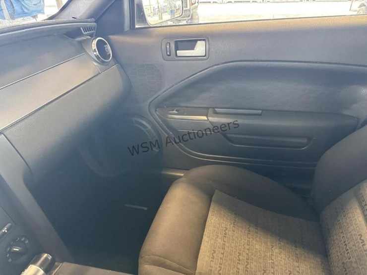 2007-ford-mustang-coupe-image-18