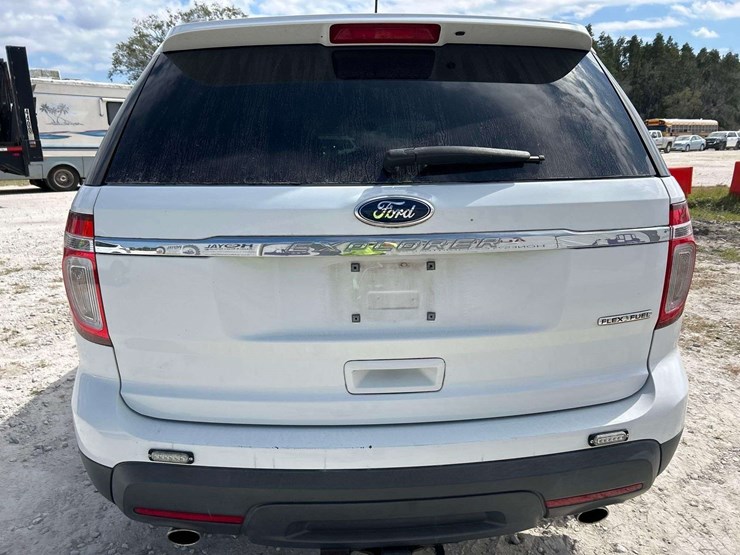 2014-ford-explorer-image-26